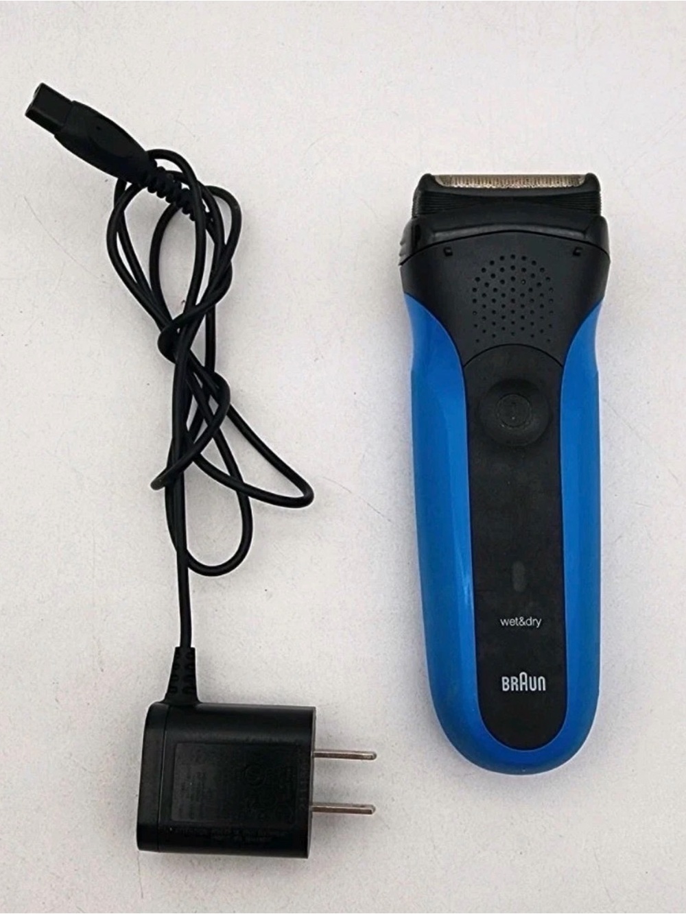 Braun 5409 Wet Dry Rechargeable Electric Razor Blue Black with Charger